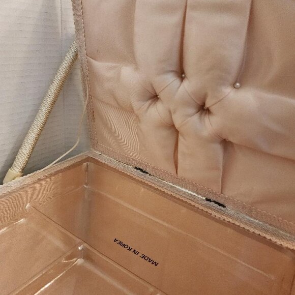 VTG LARGE WICKER/WOOD SEWING BOX W/ HANDLES! FLORAL FABRIC 16” X 11” X 8” - Picture 4 of 9